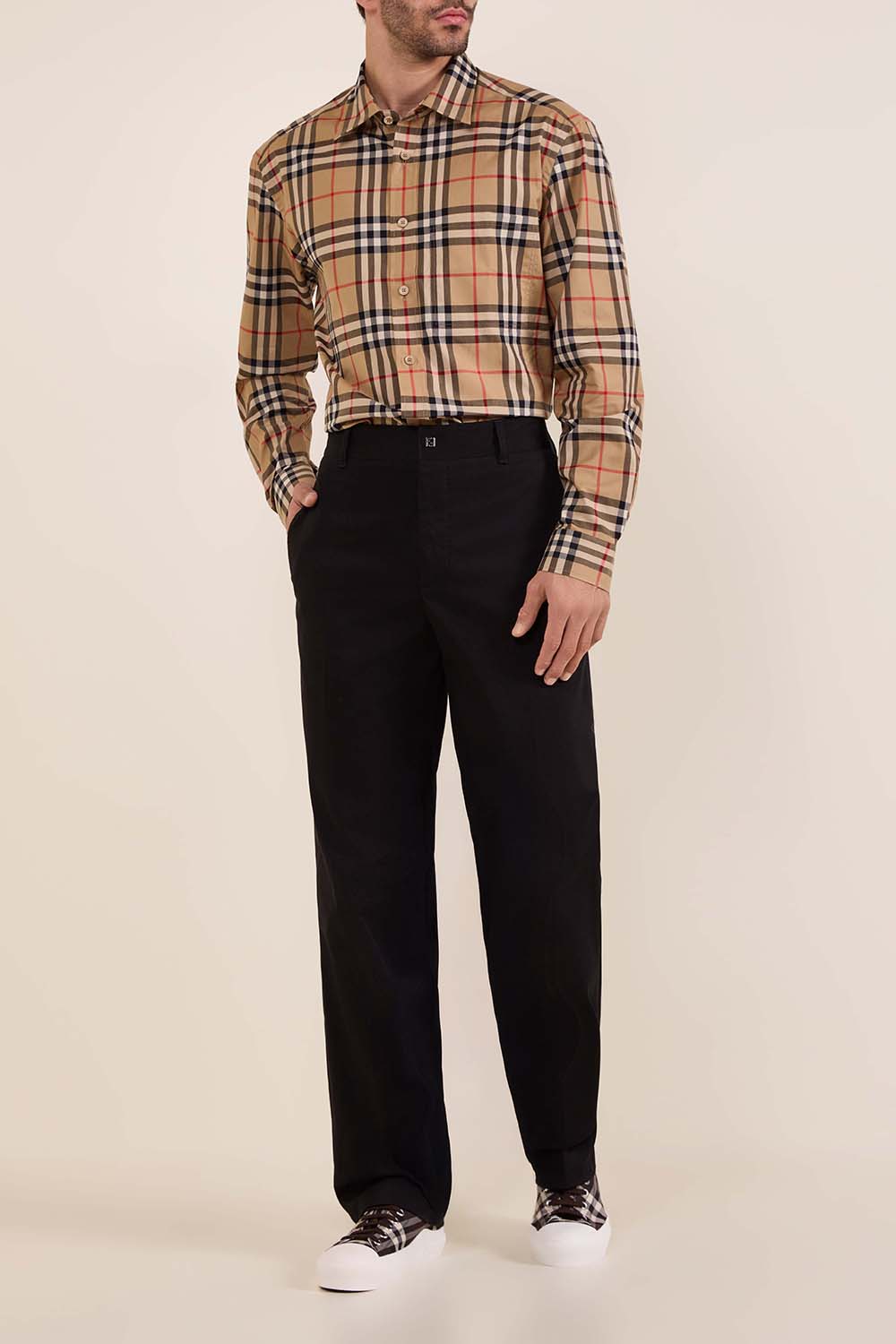 חולצת כפתורים